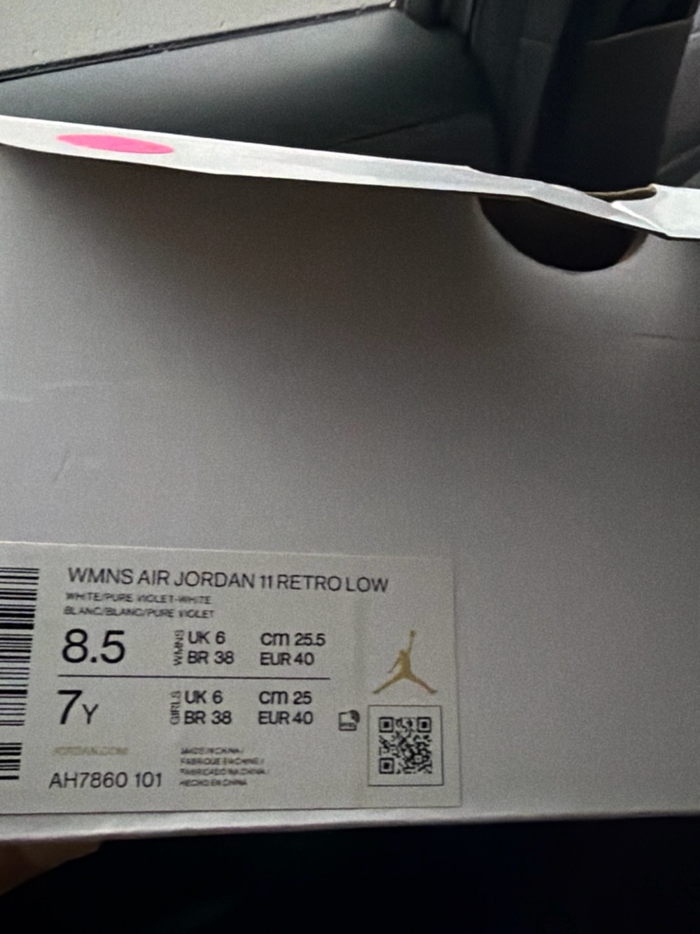 Jordan 11 - Picture 2 of 3